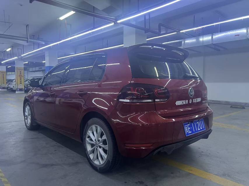 Volkswagen Golf 2012 car image #6