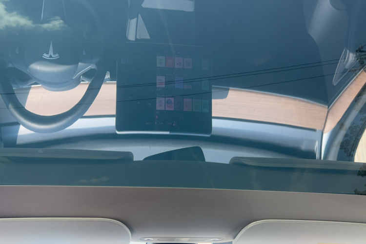 Tesla Model Y 2021 #14 Tesla Model Y 2021 car image #14