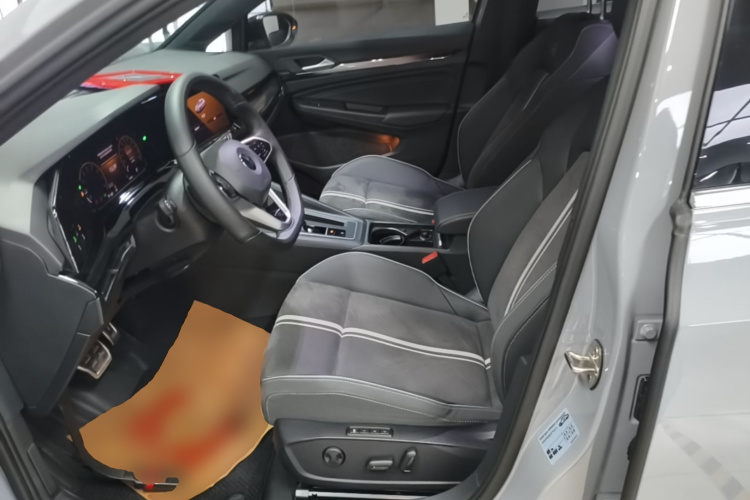 Volkswagen Golf 2023 car image #19