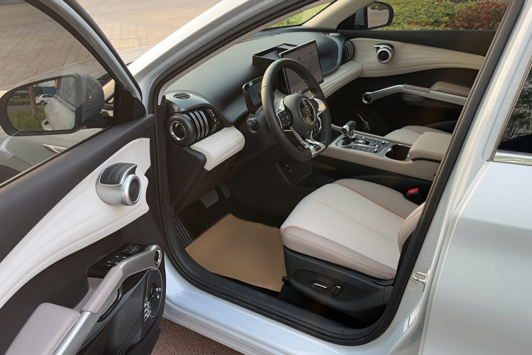 BYD Yuan Plus 2024 car image #13