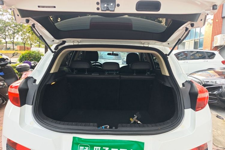 GEELY Emgrand GS 2017 car image #19