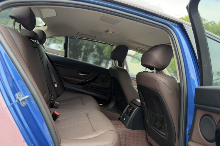 BMW 3 Series 2019 #12 BMW 3 Series 2019 car image #12