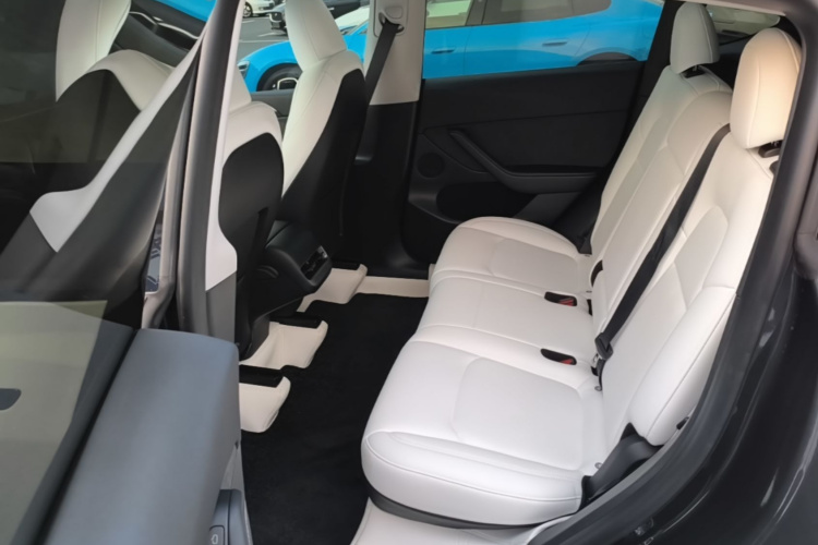Tesla Model Y 2024 #17 Tesla Model Y 2024 car image #17