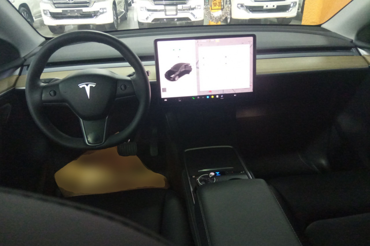 Tesla Model Y 2023 #10 Tesla Model Y 2023 car image #10