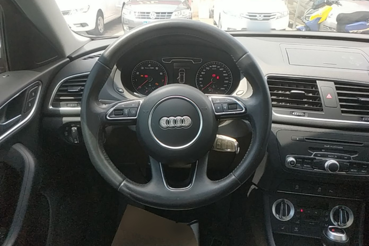 Audi Q3 2015 #11 Audi Q3 2015 car image #11