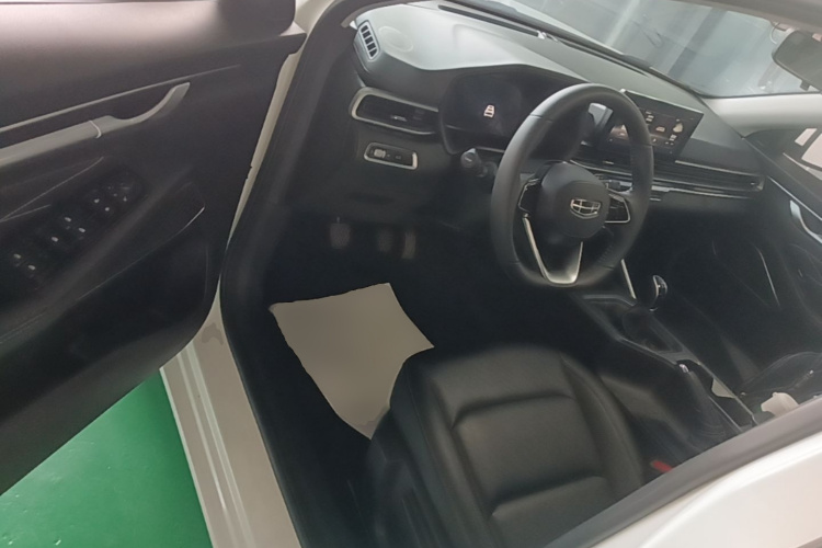GEELY Emgrand 2022 immagine di auto #16