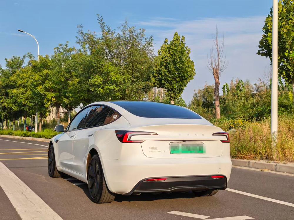 Tesla Model 3 2024 #4 Tesla Model 3 2024 car image #4