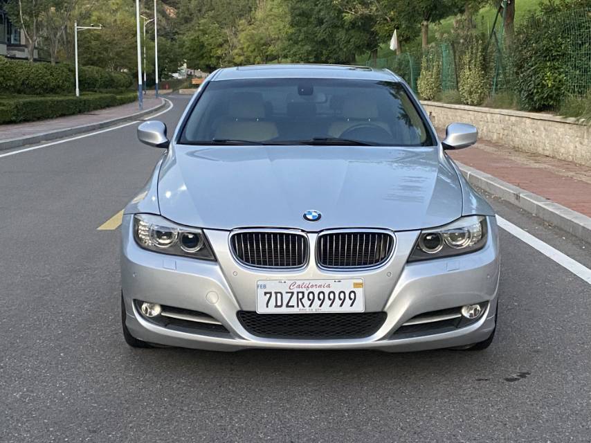 BMW 3 Series 2012 car image #8