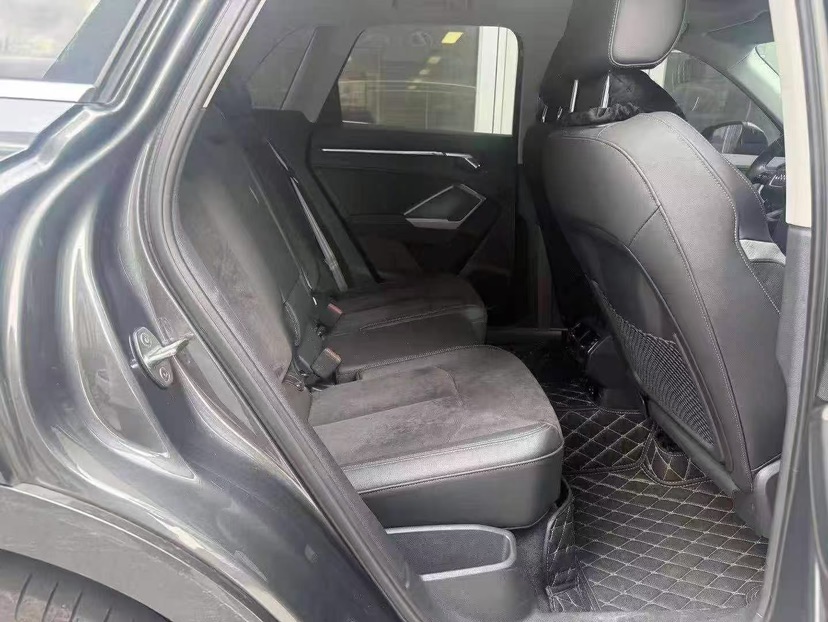 Audi Q3 2022 car image #4