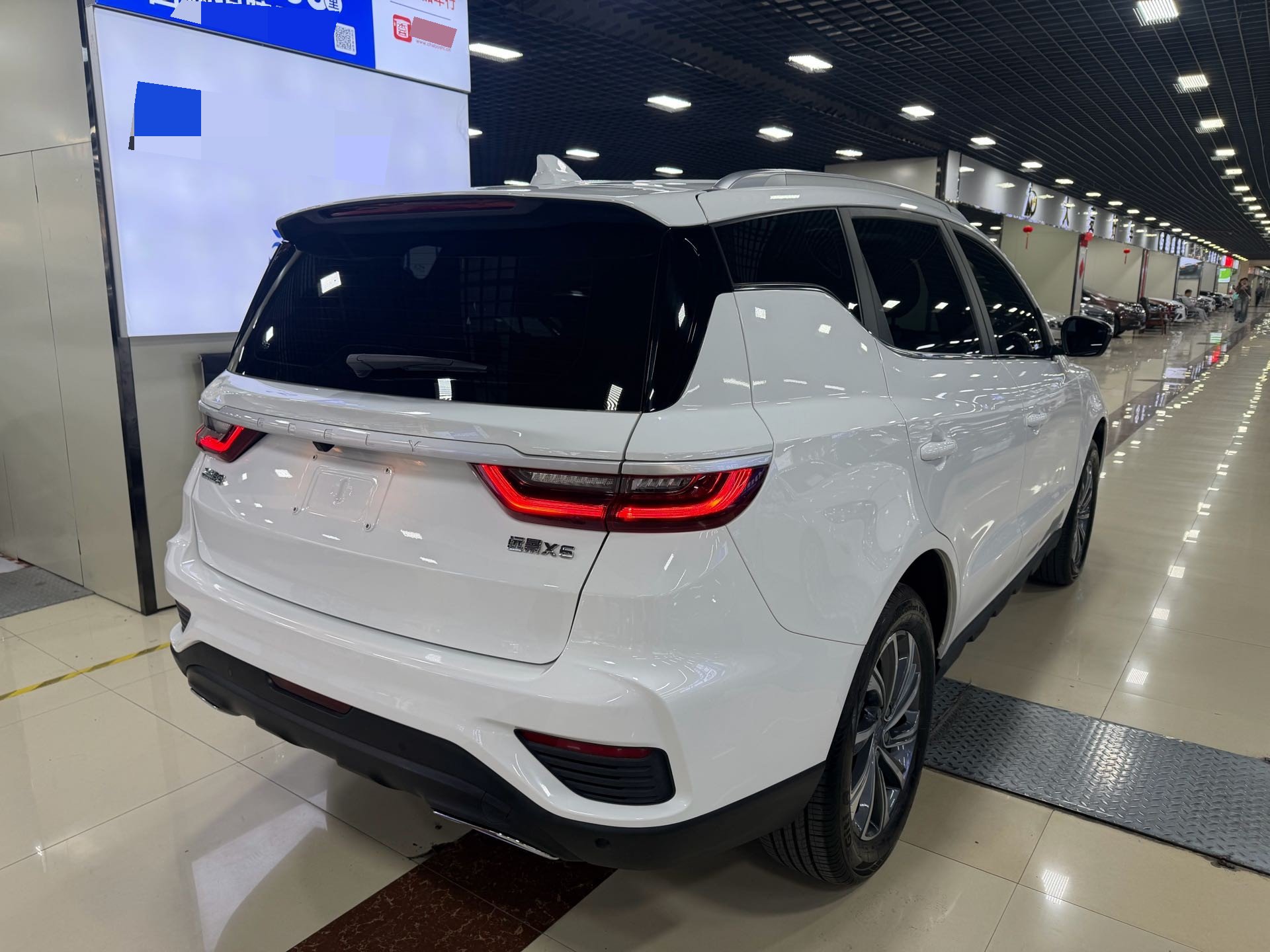 GEELY Vision X6 2021 car image #2