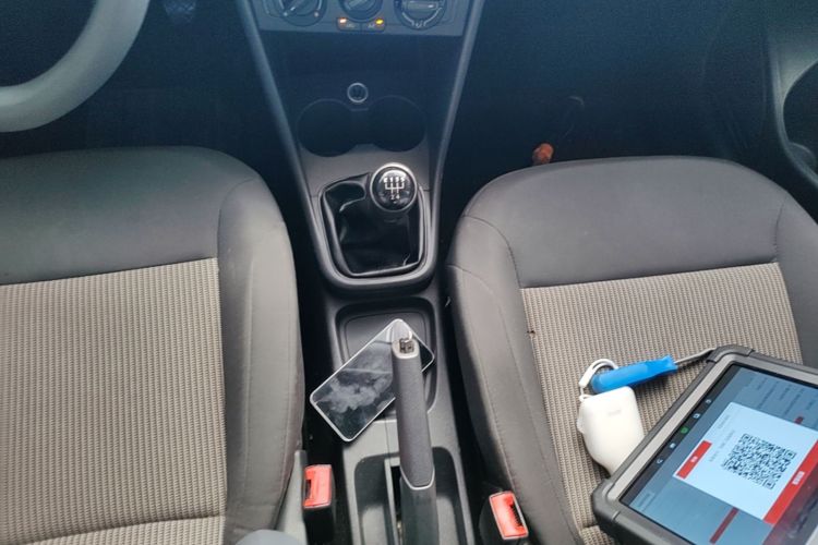 Volkswagen Polo 2015 car image #14