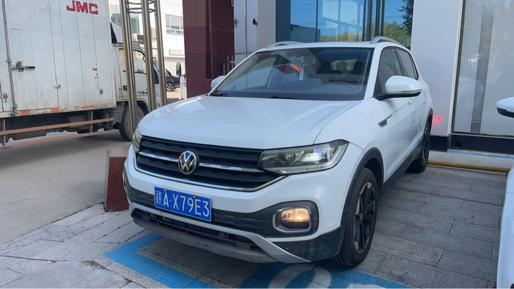 2023 immagine di auto 