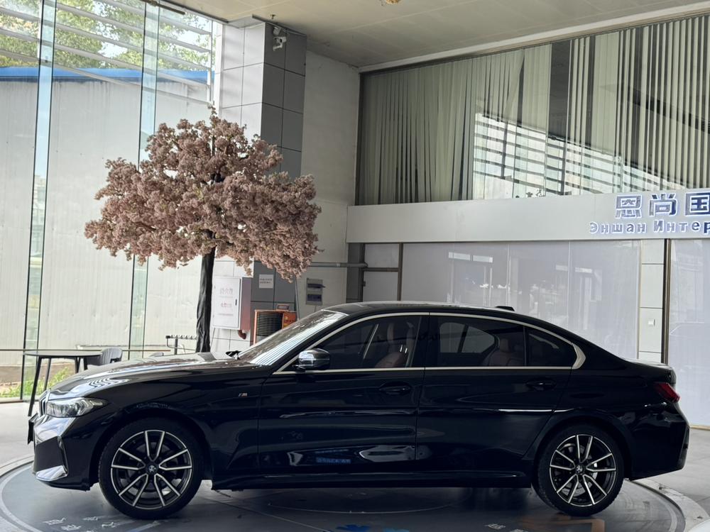 BMW 3 Series 2023 car image #3