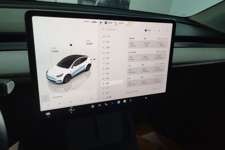Tesla Model Y 2023 #13 Tesla Model Y 2023 car image #13