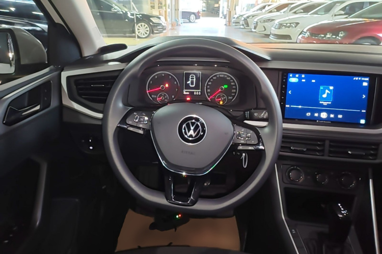 Volkswagen Polo 2021 صورة سيارة #15