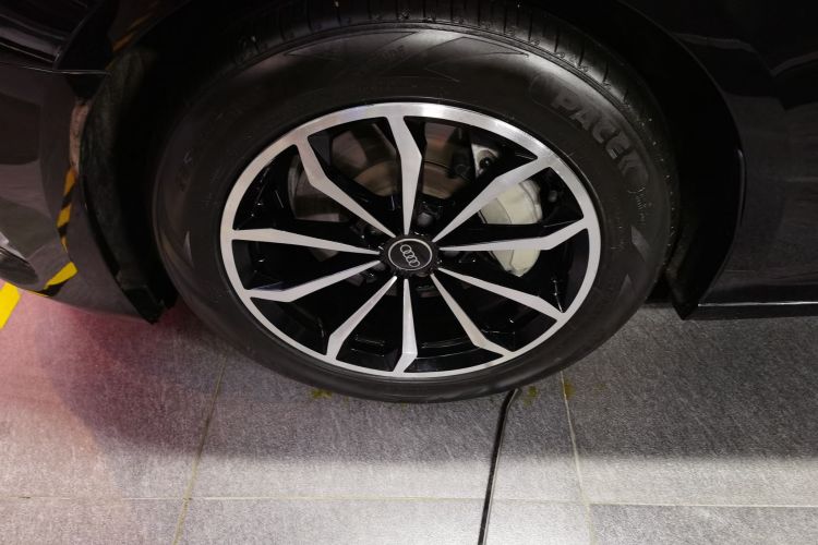 Audi A6L 2023 car image #9