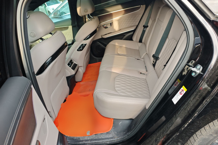 BYD Han 2024 imagen de coche #13