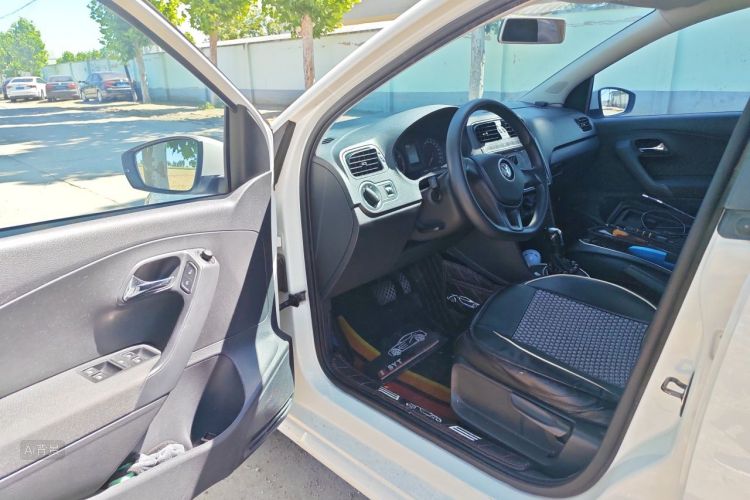 Volkswagen Polo 2016 #18 Volkswagen Polo 2016 car image #18