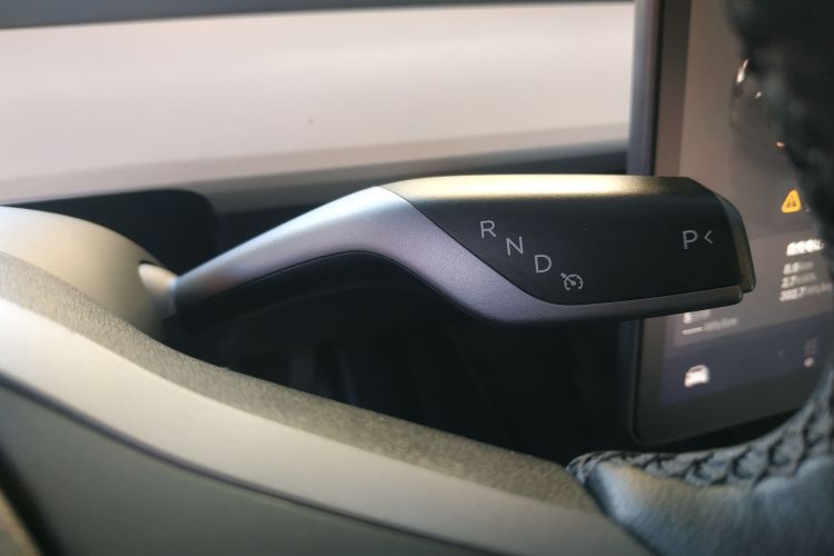 Tesla Model Y 2022 #14 Tesla Model Y 2022 car image #14