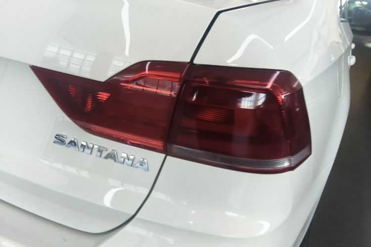 Volkswagen Santana 2023 صورة سيارة #8