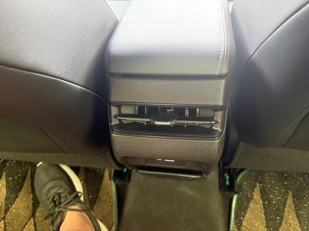 GEELY Binray 2022 car image #9