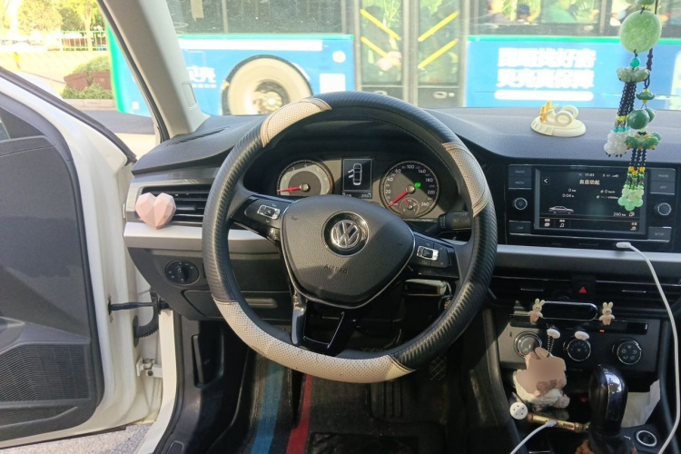 Volkswagen Lavida 2020 car image #11