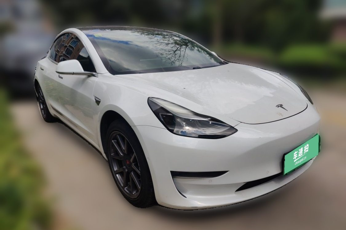 Tesla Model 3 2020 صورة سيارة #2