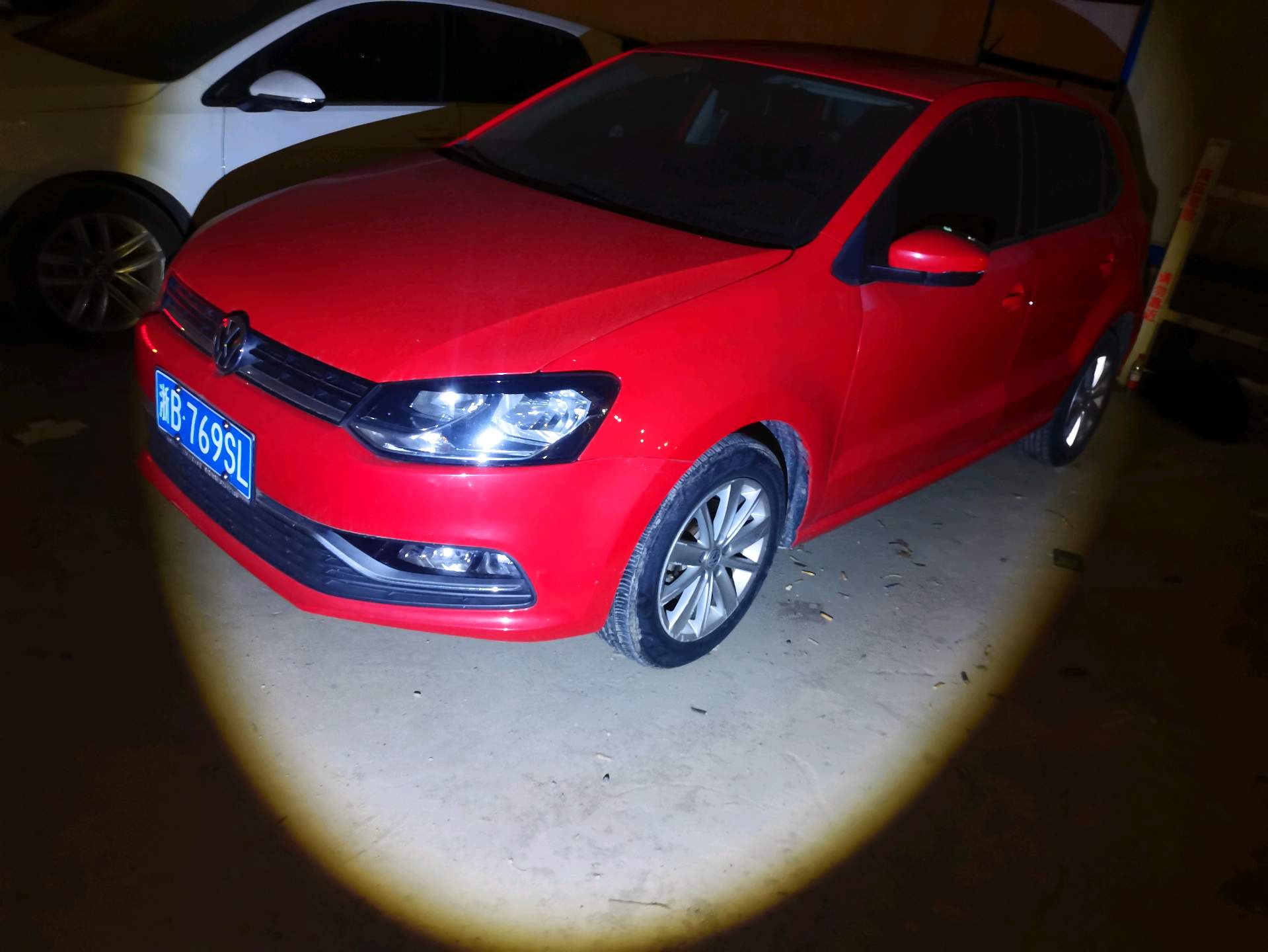Volkswagen Polo 2016 Volkswagen Polo 2016 car image