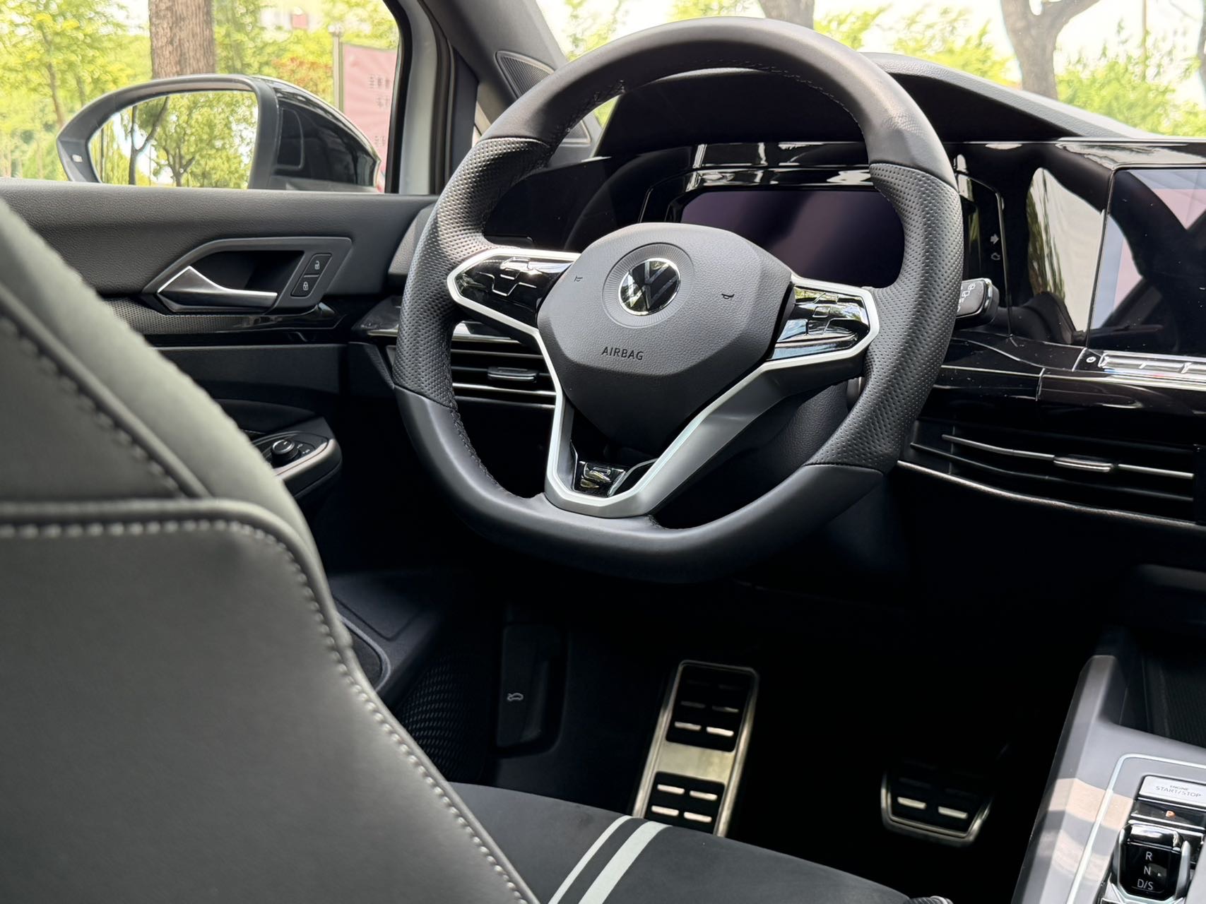 Volkswagen Golf 2022 car image #5