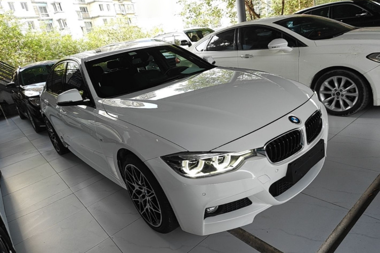 BMW 3 Series 2017 #4 BMW 3 Series 2017 car image #4