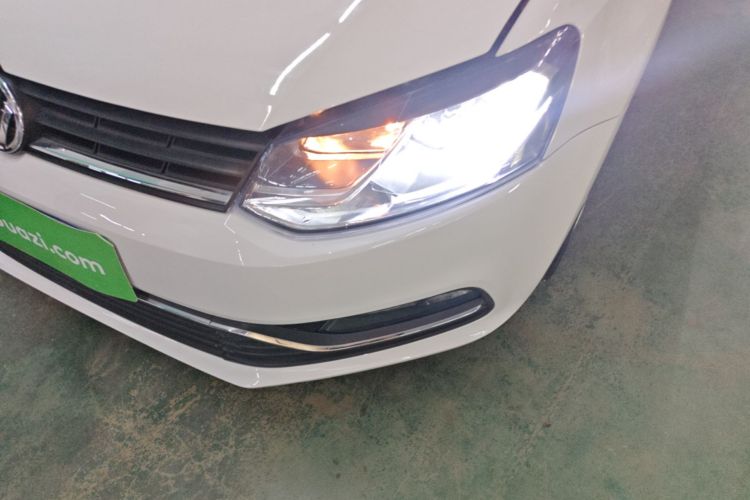 Volkswagen Polo 2019 car image #23