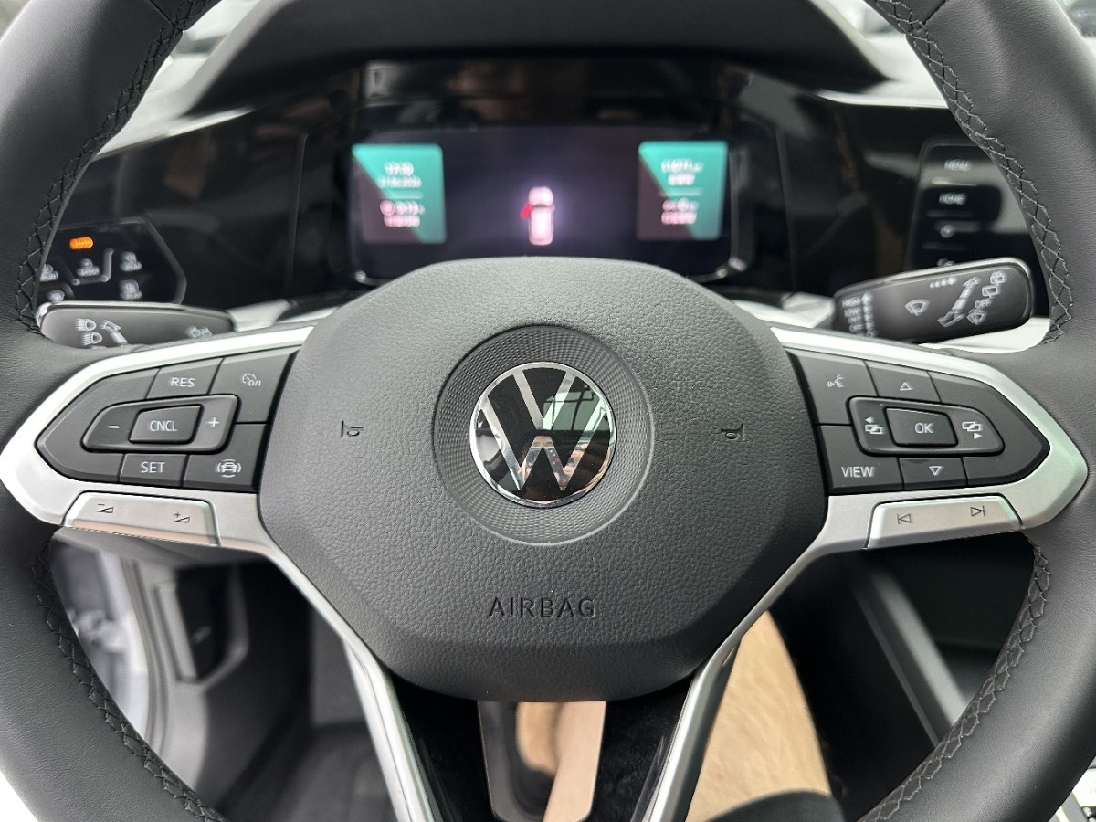 Volkswagen Golf 2024 car image #13