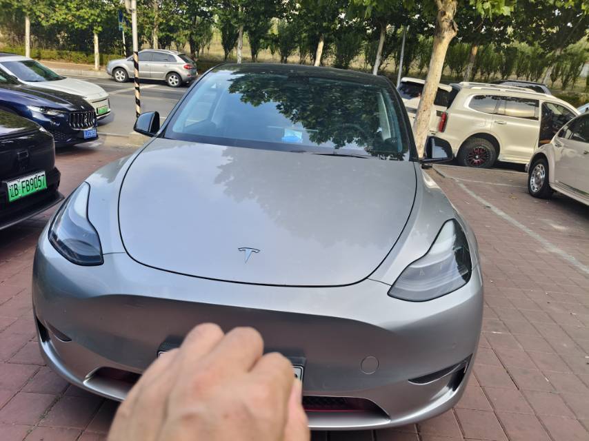 Tesla Model Y 2021 car image #2