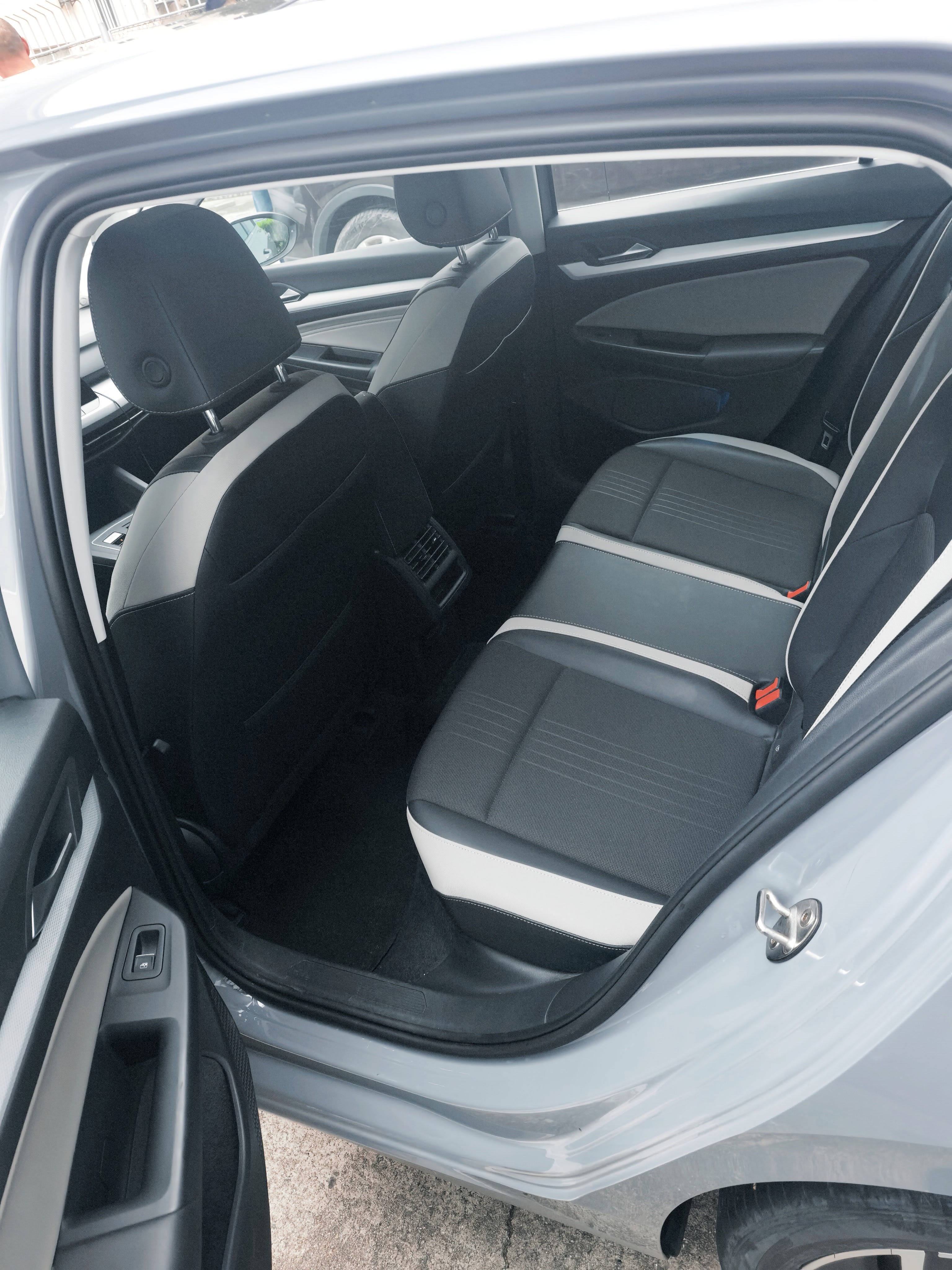 Volkswagen Golf 2022 #5 Volkswagen Golf 2022 صورة سيارة #5