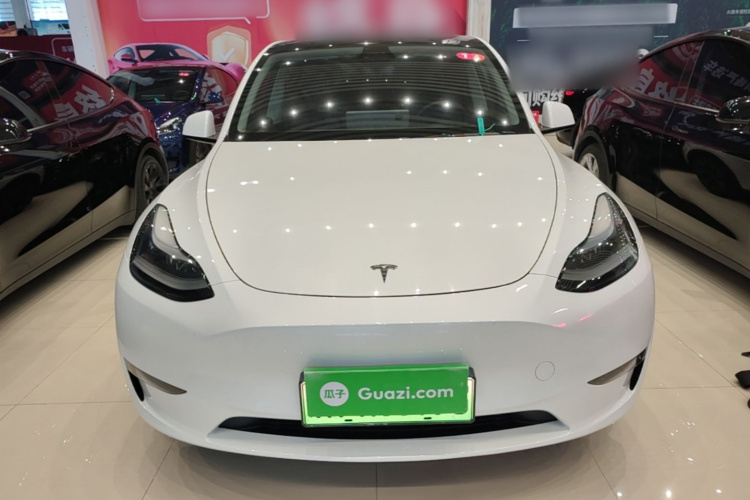 Tesla Model Y 2024 #3 Tesla Model Y 2024 car image #3