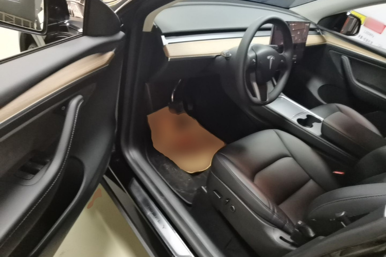 Tesla Model Y 2022 #16 Tesla Model Y 2022 car image #16