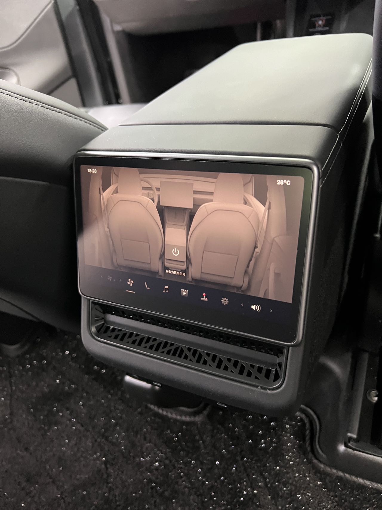 Tesla Model Y 2025 #10 Tesla Model Y 2025 car image #10