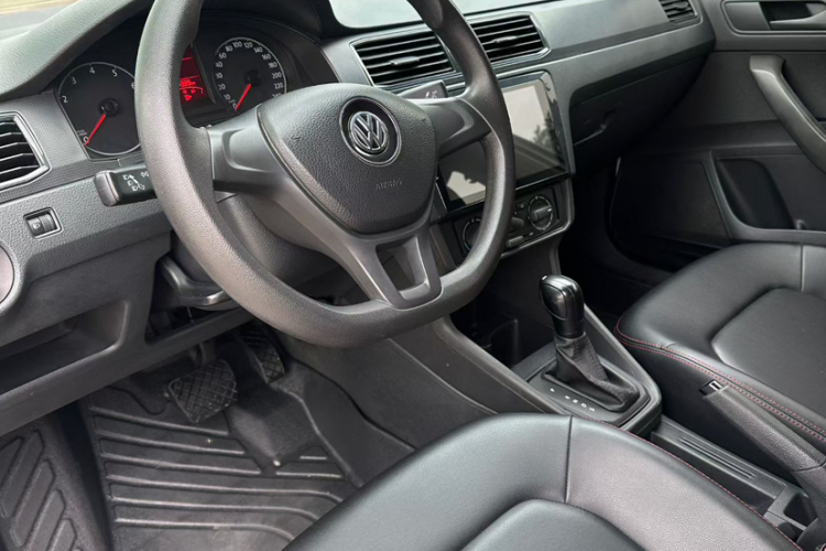 Volkswagen Santana 2016 car image #10