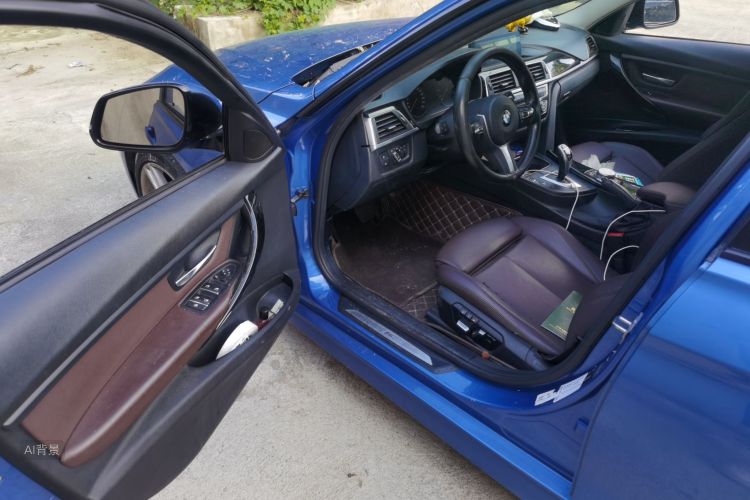 BMW 3 Series 2019 car image #18