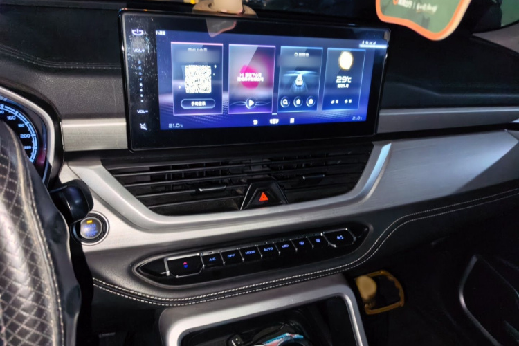 GEELY Vision X6 2020 car image #17
