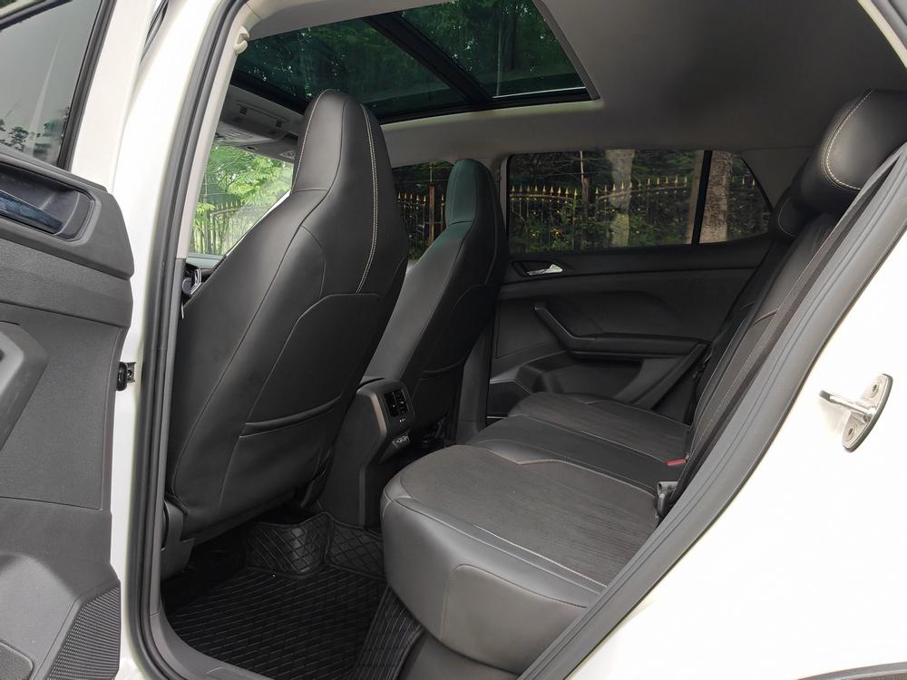 Volkswagen T-Cross 2020 #20 Volkswagen T-Cross 2020 car image #20