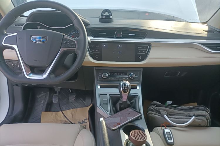 GEELY Emgrand 2019 #13 GEELY Emgrand 2019 car image #13