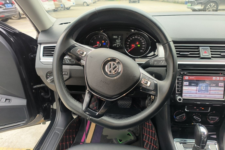Volkswagen Bora 2018 imagen de coche #11