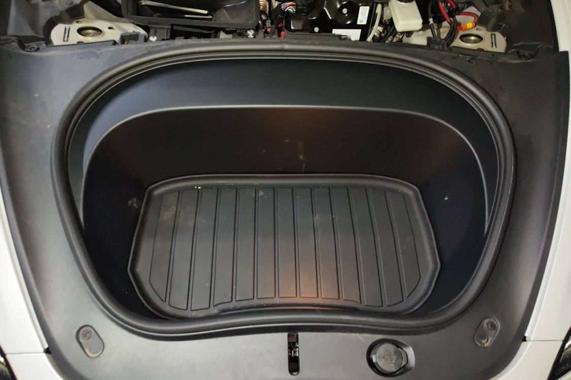 Tesla Model 3 2025 immagine di auto #10