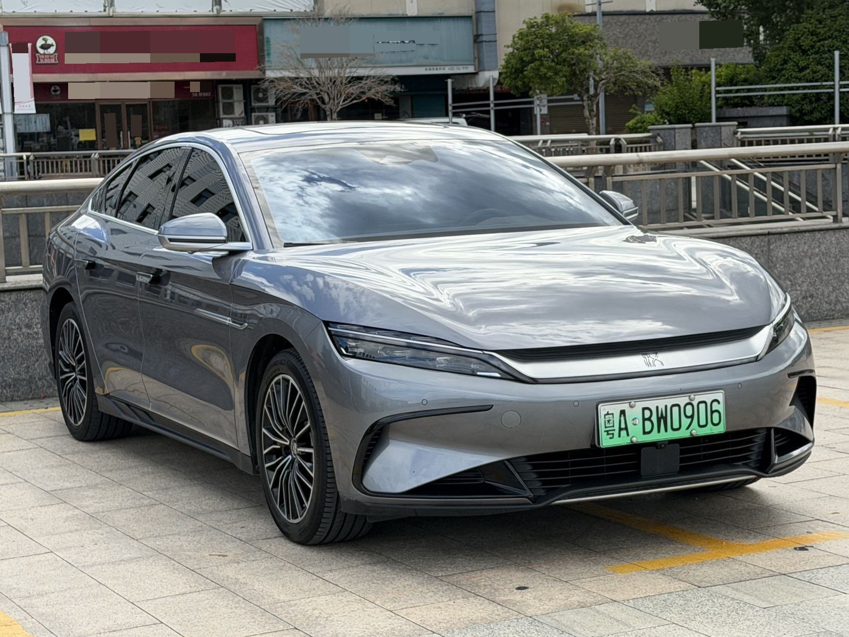 BYD Han 2023 image de voiture #3
