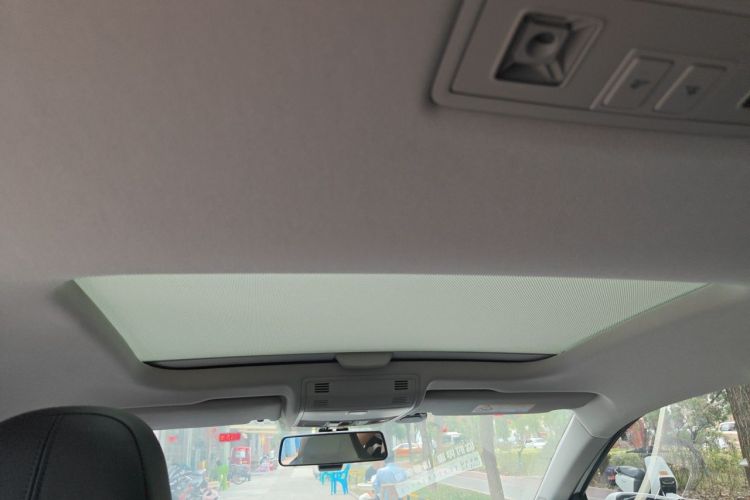 Volkswagen Polo 2021 car image #16