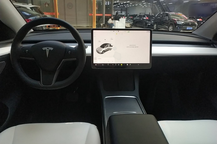 Tesla Model Y 2022 #10 Tesla Model Y 2022 car image #10