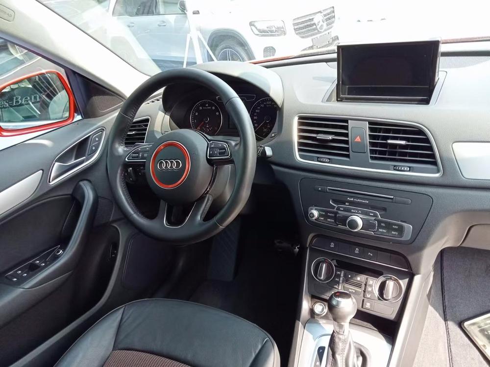 Audi Q3 2016 car image #9