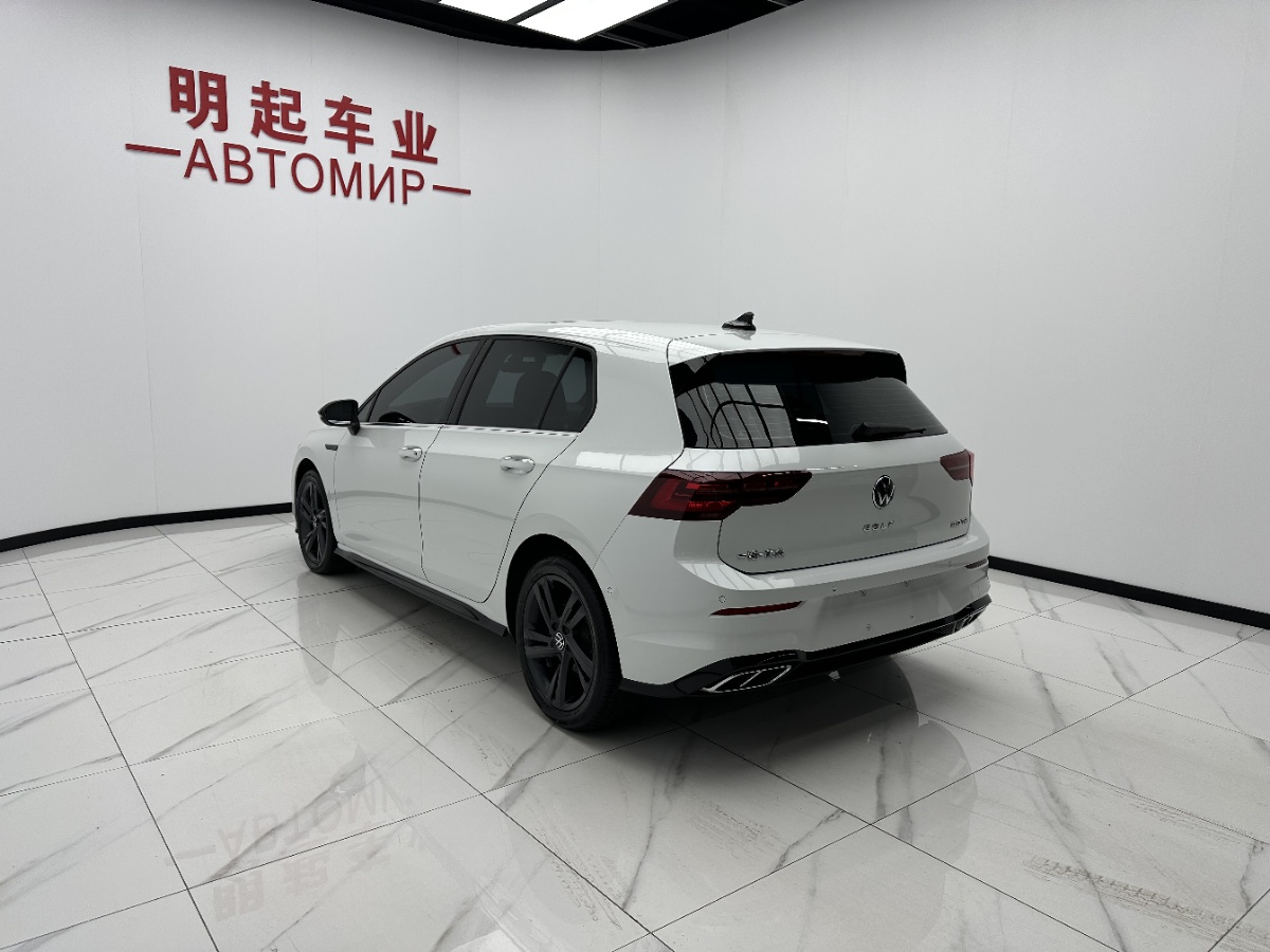 Volkswagen Golf 2023 car image #8