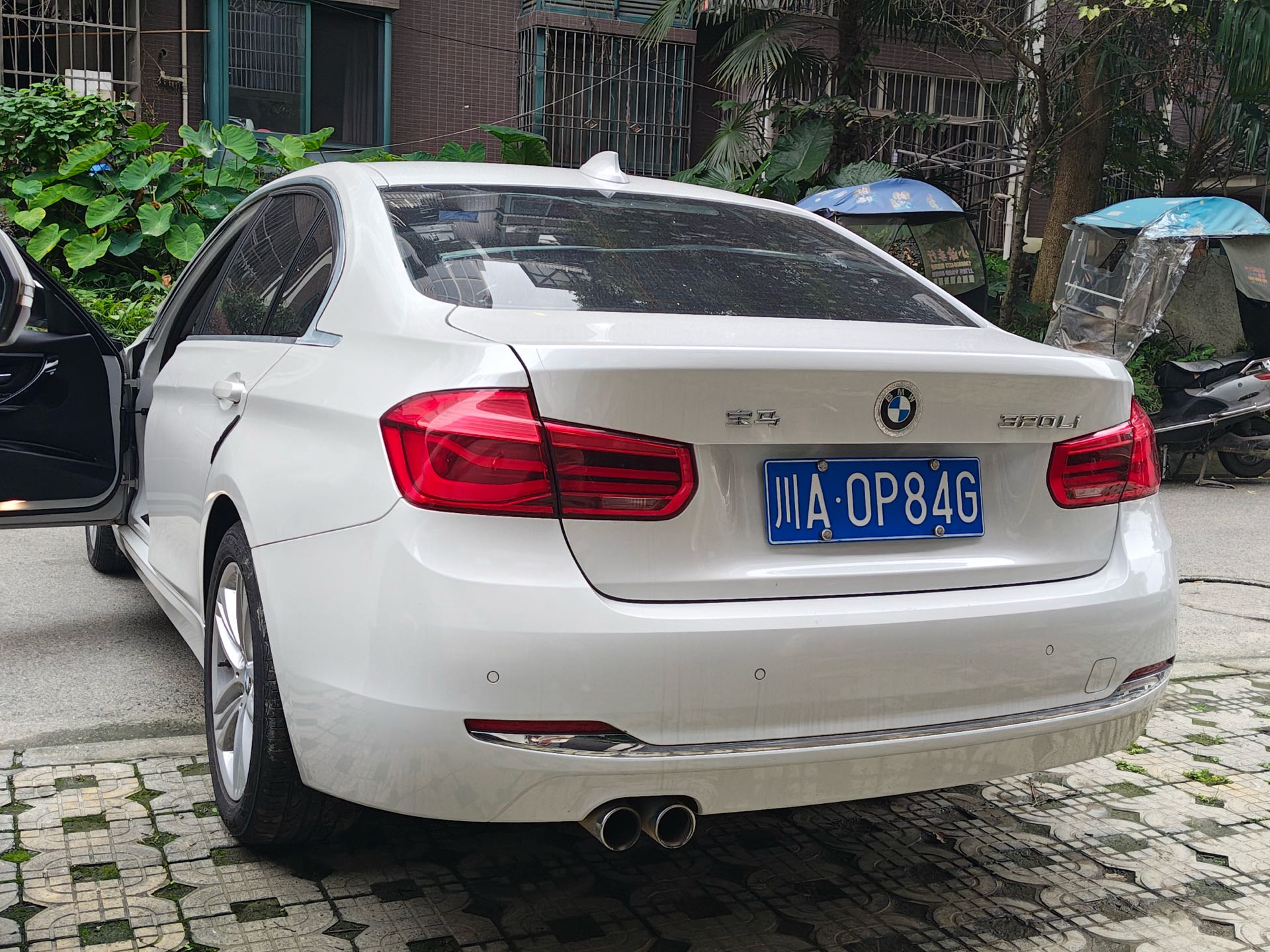 BMW 3 Series 2017 immagine di auto #6